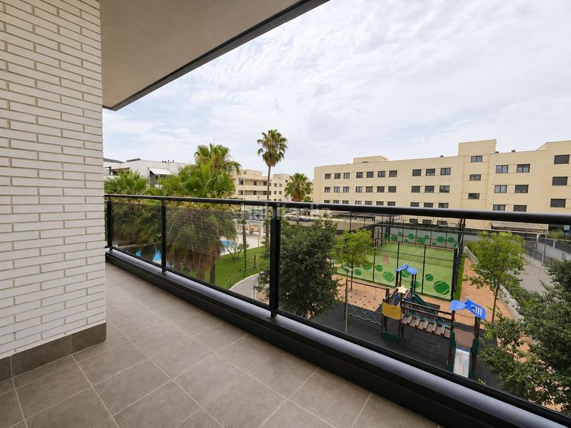Foto f83f3476-ad39-4967-be18-fa70a9153a24. Flat with heating parking pool in Centro Cáceres