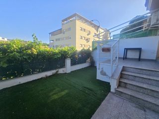 Location Maison jumelée  Calle bejar. Amplia vivienda unifamiliar en alquiler con jardín, terraza y ga