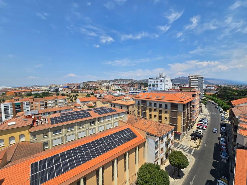 Foto e69c6982-d14a-47c2-b469-ea2e9d2193ad. Pis amb calefacció a Centro Ciudad Plasencia