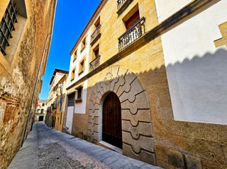 Etagenwohnung  Calle sancho polo. Amplia vivienda con gran potencial en pleno centro