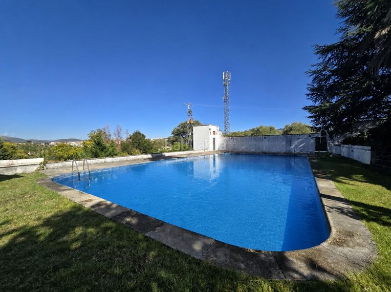 Foto a4ac8e0b-a12e-496b-887e-81afa83a2a29. Xalet amb calefacció piscina a Zona Norte - Hospital - Urbanizaciones Plasencia