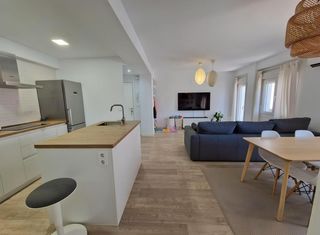 Flat  Calle cardenal zuñiga. Espectacular piso reformado junto al parque de los pinos
