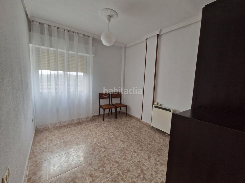 Foto 54bb3652-3d5f-4e15-a384-241ad5844036. Location appartement avec chauffage dans Miralvalle - Av. Virgen del Puerto - La Data Plasencia