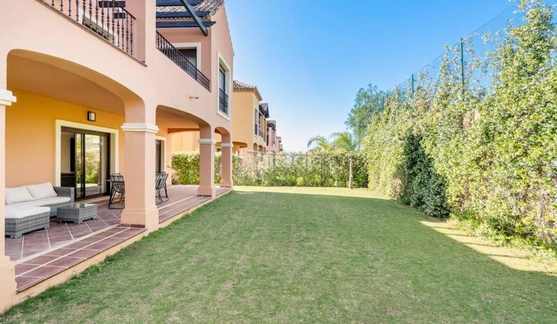 Foto b00bbf22-96a4-4809-947a-ee38f7235a08. Chalet venta de villas de lujo y pareados . en Valle Romano Golf Estepona