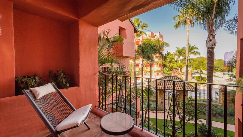 Foto 6db56731-2a71-43ec-9d80-24db2e9692be. Apartament amb aparcament piscina a Guadalmansa Estepona