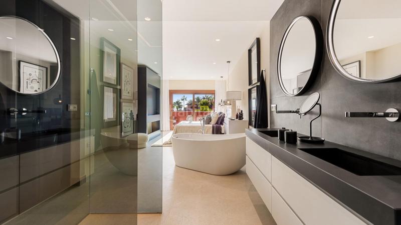 Foto a76825b3-9a42-4181-b903-837edb9c8fc1. Apartament amb aparcament piscina a Guadalmansa Estepona