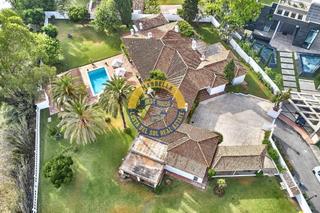 Xalet  Andaluces. Impresionante villa en guadalmina baja