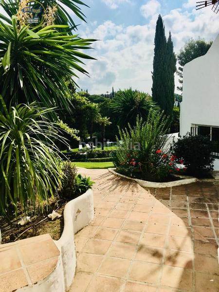 Foto 1ba30df7-a9a2-4a12-a28a-dbb9c33bab71. Piano terra con piscina in lomas de Marbella club Marbella