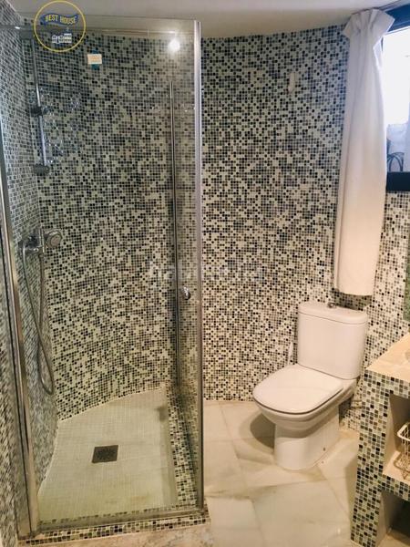 Foto c878b3ad-48ed-46e0-8559-856d341c1565. Piano terra con piscina in lomas de Marbella club Marbella