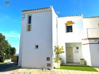 Maison jumelée  Ur arroyo vaquero 6(d) 29693 estepona (málaga). Adosado de esquina junto al mar en estepona