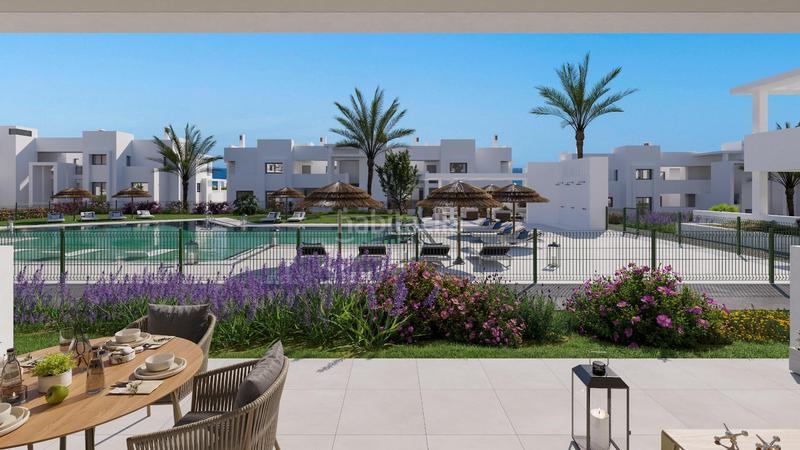 Foto 07253e3c-91e8-40be-a6ca-a39f94f86dc2. Planta baixa amb calefacció aparcament piscina a Estepona