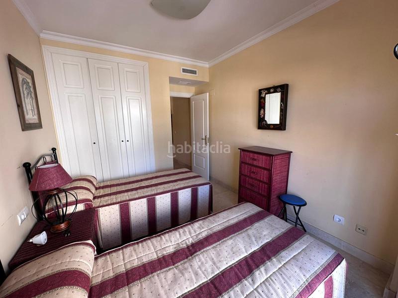 Foto 1940238d-cdaf-44e5-bb71-93a4d2541b76. Pis amb calefacció aparcament piscina a Puerto Banús Marbella