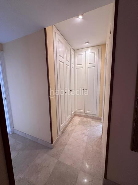 Foto 621d44c6-40d6-4fac-824f-a77dd18bf9f6. Pis amb calefacció aparcament piscina a Puerto Banús Marbella