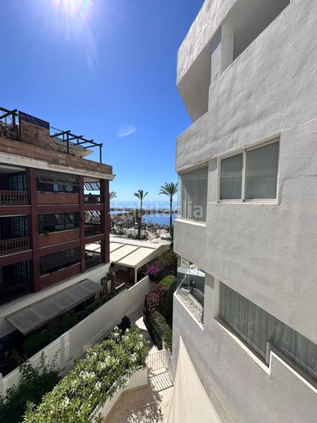 Foto 6672881b-ee8a-45df-88d3-e874cd446f26. Pis amb calefacció aparcament piscina a Puerto Banús Marbella