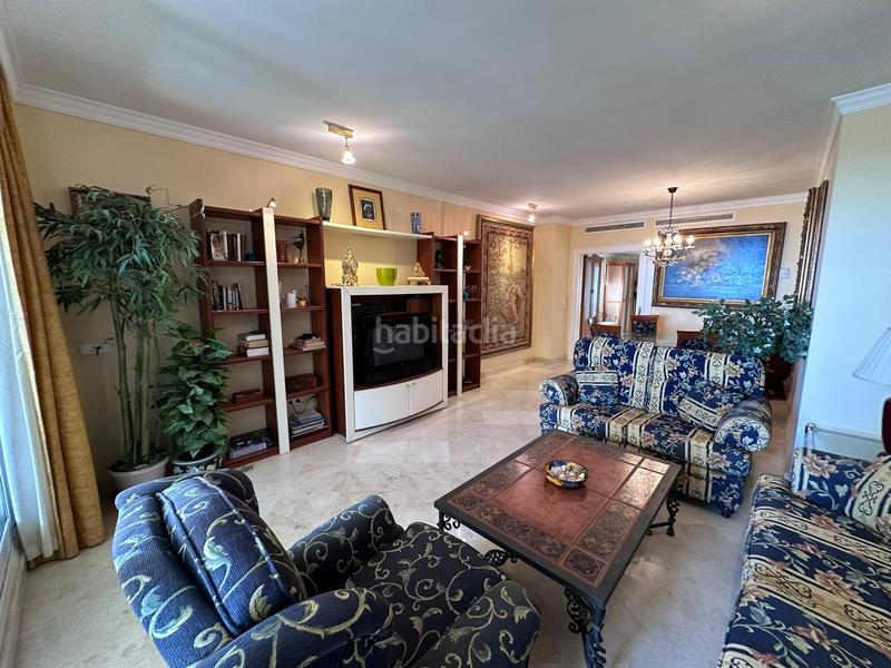 Foto 99abc4c5-2501-4f64-9514-b46c9d20186c. Pis amb calefacció aparcament piscina a Puerto Banús Marbella