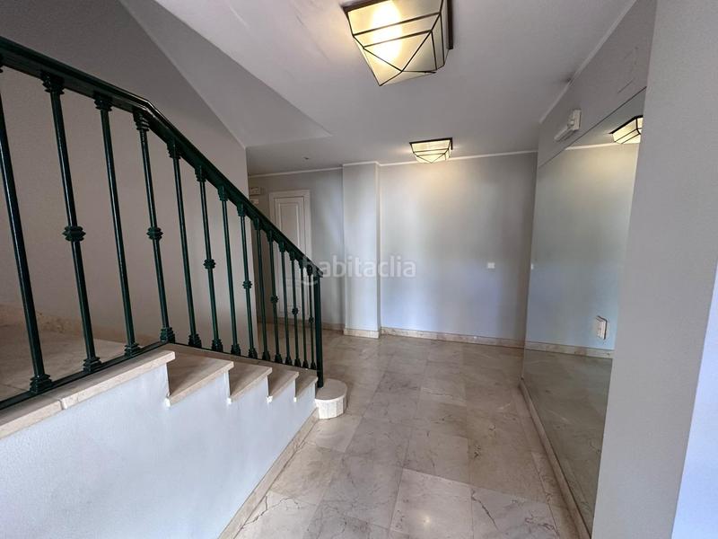 Foto a85c6ff7-287c-4f4e-a8f1-fe2afc8cdfcd. Pis amb calefacció aparcament piscina a Puerto Banús Marbella