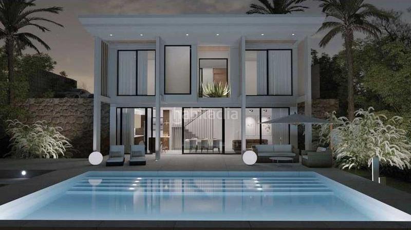 Foto d1d63ca7-9e66-47a4-b24f-b53b8f494eb0. Chalet con riscaldamento parcheggio piscina in Estepona golf Estepona