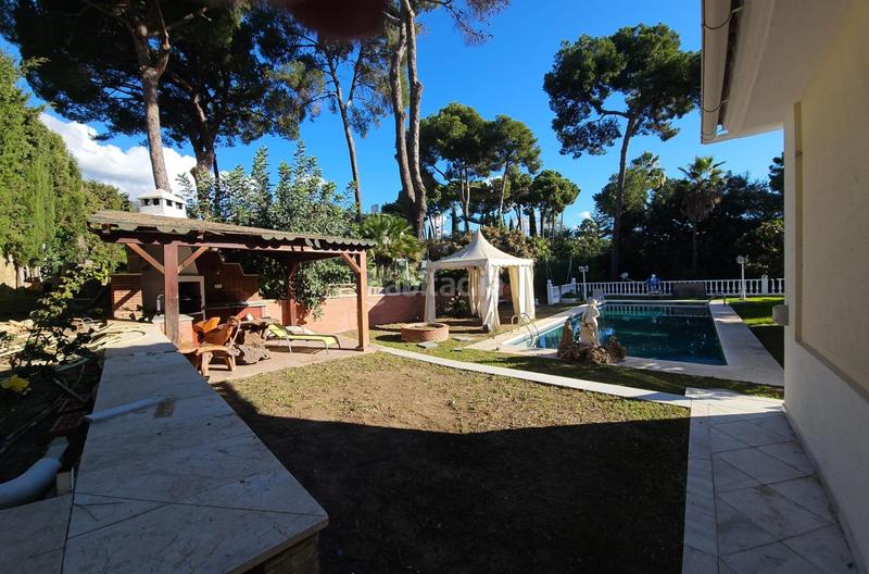 Foto 1f8b122e-61b2-456d-bf21-8bea21e8eb8e. Chalet avec chauffage parking piscine dans La Carolina - Guadalpín Marbella