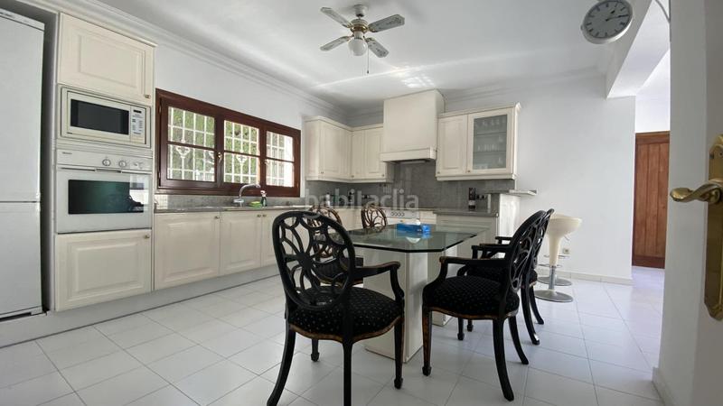 Foto 75abd2d4-cd5a-4ce6-a63c-5243c19ffca2. Chalet avec chauffage parking piscine dans La Carolina - Guadalpín Marbella