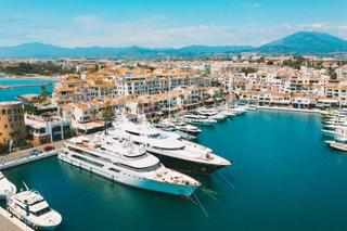 Local Comercial  Pasaje muelle ribera (p banus). Espectacular local comercial  en puerto banús con una ubicación