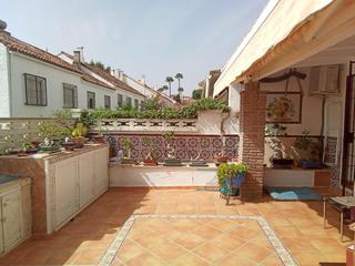 Casa aparellada  B-el capricho. Vivir en marbella es un privilegio y esta casa lo tiene todo
