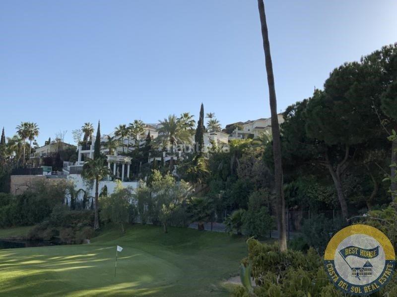 Foto 9393587b-09f6-4308-a658-2e5cffe8a12b. Chalet amplia villa de estilo clásico en el herrojo, . en Benahavís