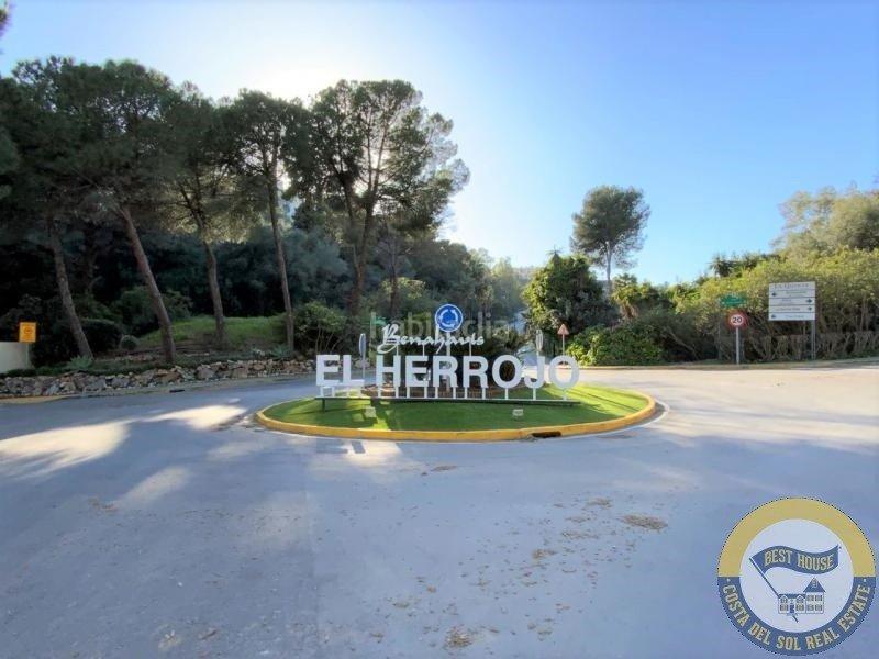 Foto dfd690e0-6d68-4034-a813-792368598e57. Chalet amplia villa de estilo clásico en el herrojo, . en Benahavís