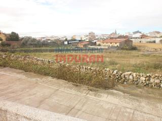 Terrain résidentiel à San marcos 8. Solar urbano de 2100 m2 con fachada en tres calles situado en la