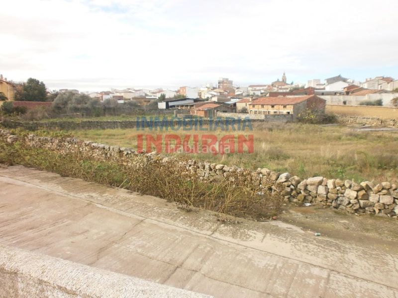 Foto 469bd8fc-8939-4b0c-bfb6-9c82dc5f704f. Terreny residencial a Peraleda de la Mata
