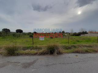 Masia a Belvís de Monroy. Parcela de 7500 m2, cerrada y situada junto a la urbanización lo