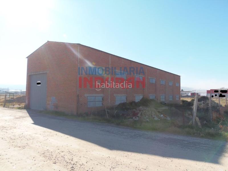 Foto a9c26cd0-7f61-461b-b538-cbc466261731. Terrain industriel dans Navalmoral de la Mata