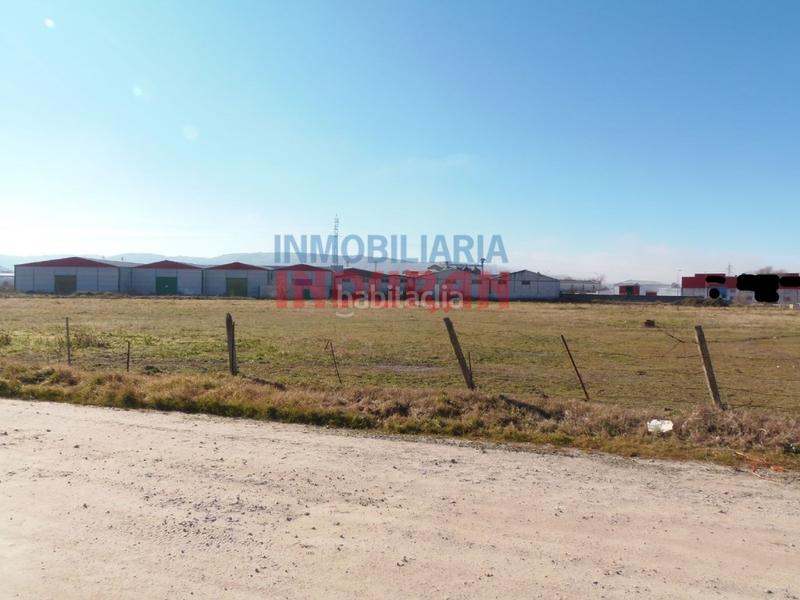 Foto c7099fbe-9eba-4963-9491-428681488816. Terrain industriel dans Navalmoral de la Mata