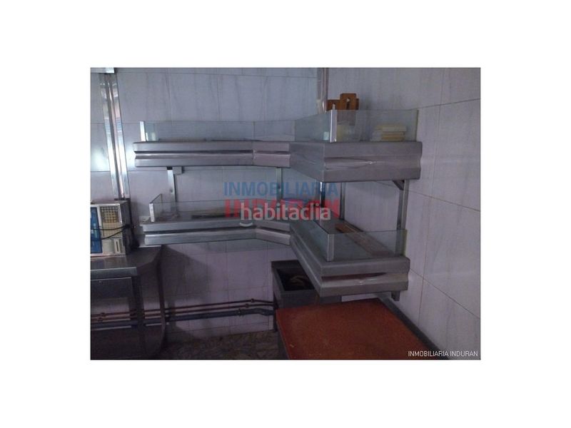 Foto 051838a4-a211-4fb7-b21e-b1ccdeaf36f0. Local comercial a Navalmoral de la Mata