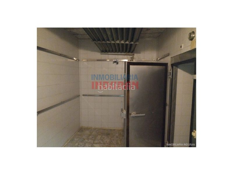 Foto c9706142-86f8-4658-9aad-116ec69a9ce4. Local comercial a Navalmoral de la Mata