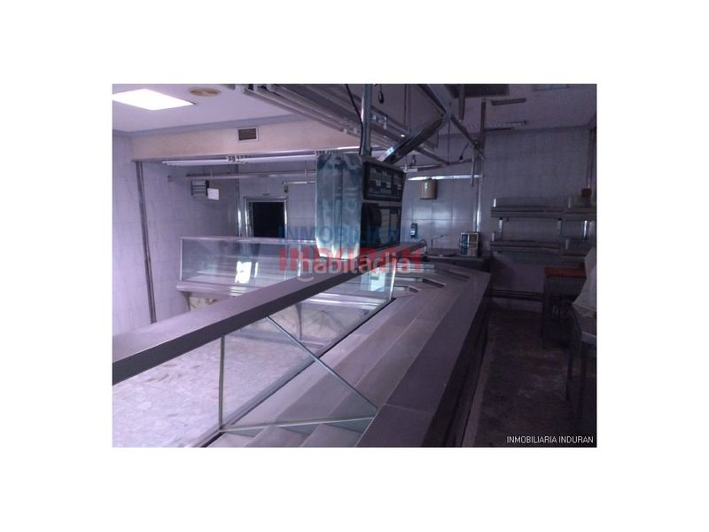 Foto f5bbd880-0bf2-45bd-964e-51f7a83cb9fb. Local comercial a Navalmoral de la Mata