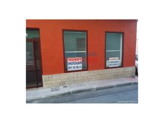 Location Local commercial à Navalmoral de la Mata. Local en la calle calvo sotelo al lado del ayuntamiento