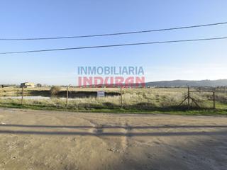 Masia a Navalmoral de la Mata. Finca de 21.900 m2 situada a unos 200 m del casco urbano de nava