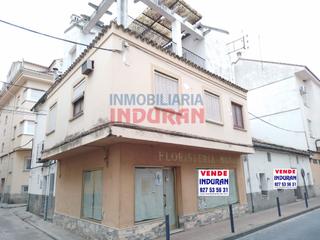 Édifice  N/a. Edificio en calle gabriel y galán