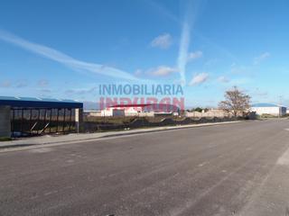 Solar industrial a Navalmoral de la Mata. Solar industrial en calle pimentoneros