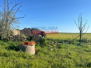 Masia  N/a. Parcela rústica con pozo en peraleda de la mata, cáceres.