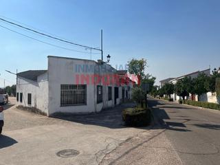 Local commercial  N/a. Local comercial en venta en peraleda de la mata, cáceres.