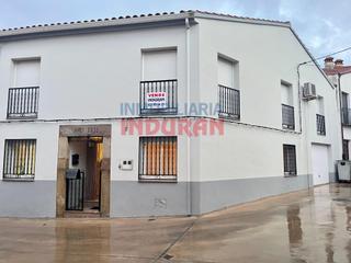 Maison  Calle duque pe/aranda. Casa en peraleda de la mata, cáceres.
