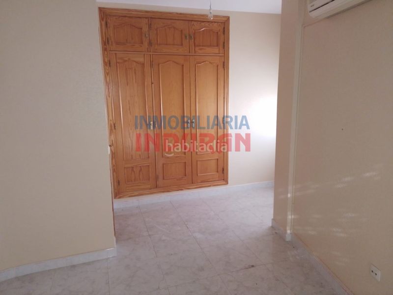 Foto 9eab4854-bfd2-485f-837b-93c65b0f10b0. Casa adossada amb aparcament a Navalmoral de la Mata