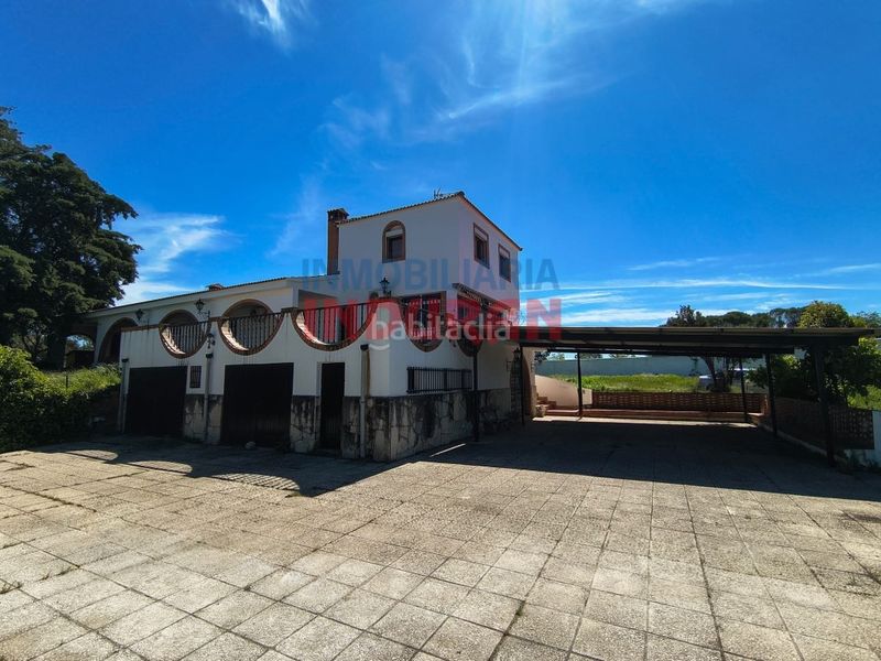 Foto 01d63ae2-7686-41b4-b4f8-e126f5e9cc34. Masia a Belvís de Monroy