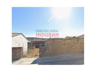 Terreno residencial  Calle pino. Solar urbano en serrejón, cáceres.