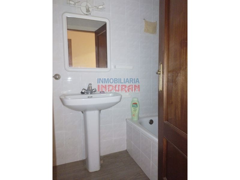Foto 7da7b81f-f7f5-42ce-9b29-85261ce6e5e5. Pis amb aparcament a Navalmoral de la Mata