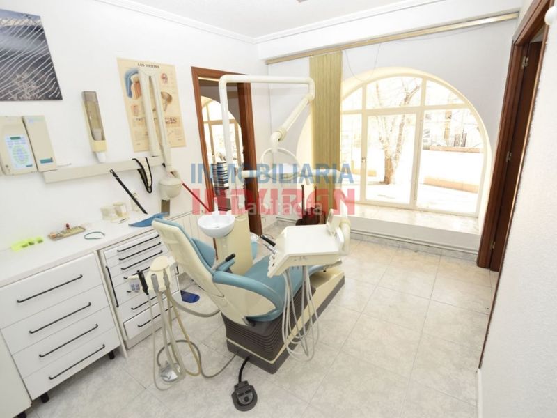 Foto c7f24e0c-50af-47a4-bf07-30561e7f0f22. Local comercial a Navalmoral de la Mata