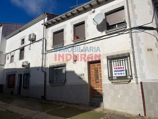 Lloguer Casa  Calle eugenio serrano. Casa de pueblo con 4 apartamentos en peraleda de san román cácer
