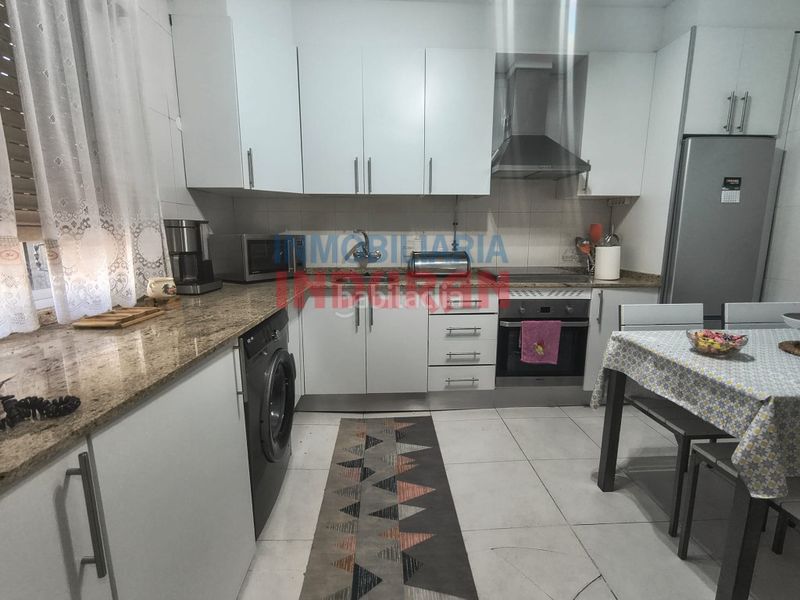 Foto a6024174-2587-4ae4-9fcd-a0da16a54595. Casa amb aparcament a Peraleda de San Román