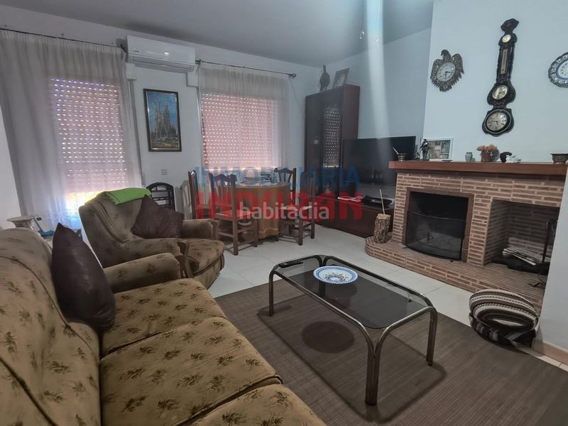 Foto e4a35b74-c551-4a25-a496-4e8679b0cd6d. Casa amb aparcament a Peraleda de San Román